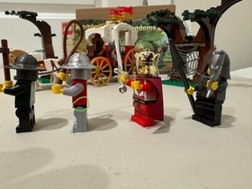LEGO Castle: King's Carriage Ambush 7188 (2011) Retired Complete See description
