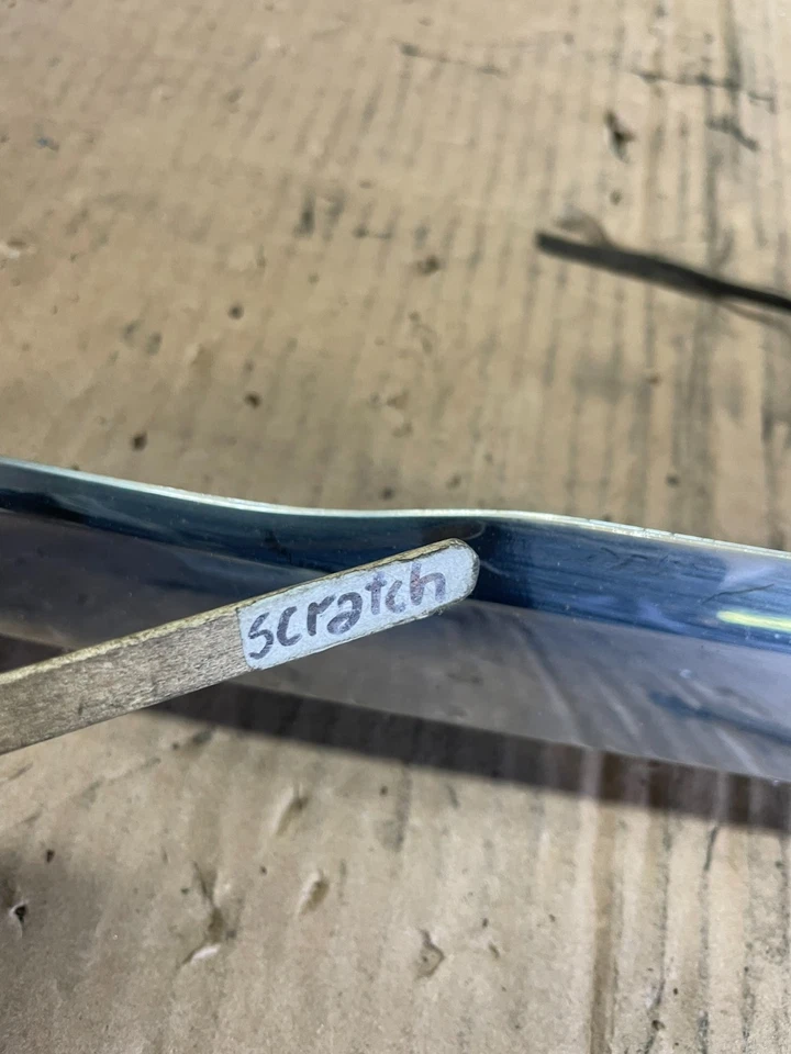 Moldura de puerta trasera Ford Explorer 2011 a 2014 con cámara P8432 DG Foto 4 de 4