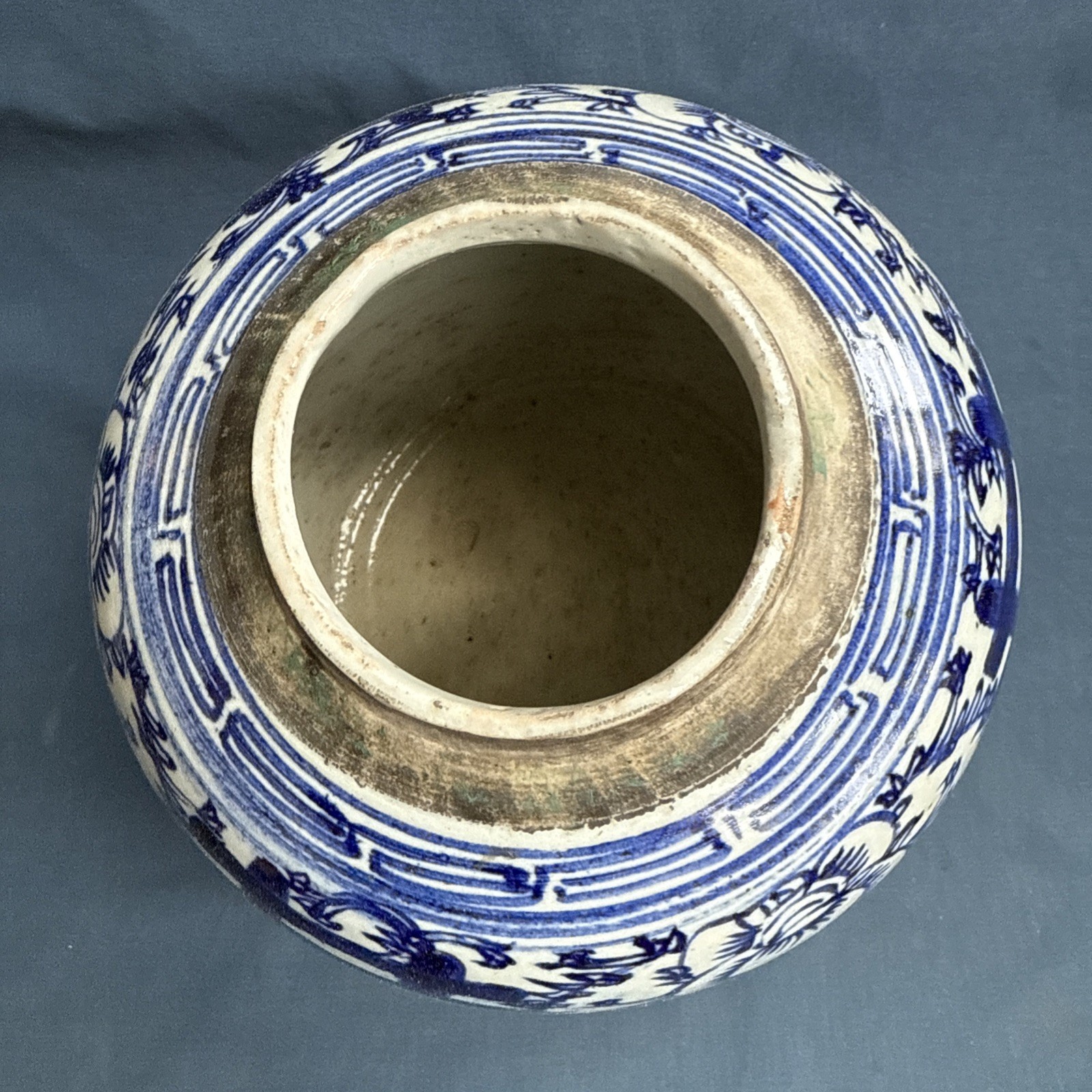 Antique Chinese Double Happiness Blue & White Porcelain Ginger Jar Wooden Lid