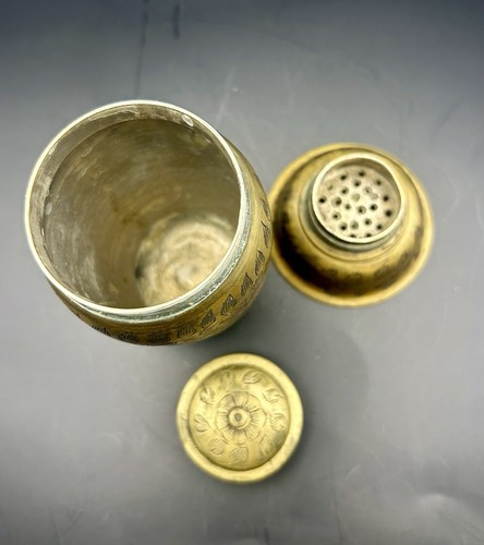 Vintage Brass Cocktail Shaker W/4 Miniature Goblets & Bid Vase - Made In India - Picture 12 of 13