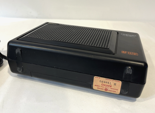 TOSHIBA RP-1320F VINTAGE PORTABLE AC/DC FM AM 2-BAND RADIO W/ ANTENNA & CABLE - Picture 7 of 9