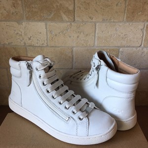 olive tennis shoes womens