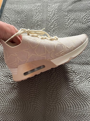 ladies brand new cream Ash star design trainers - Foto 2 di 11