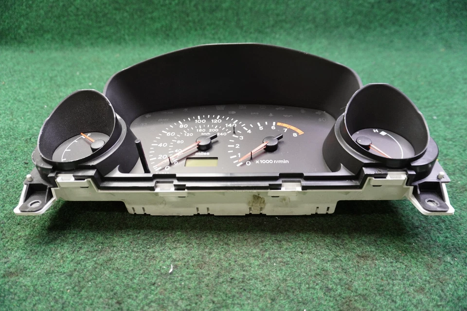 Chrysler Sebring 2001-2002 velocímetro calibre clúster 71 k millas tn2573204710 fabricante de equipos originales Foto 2 de 4