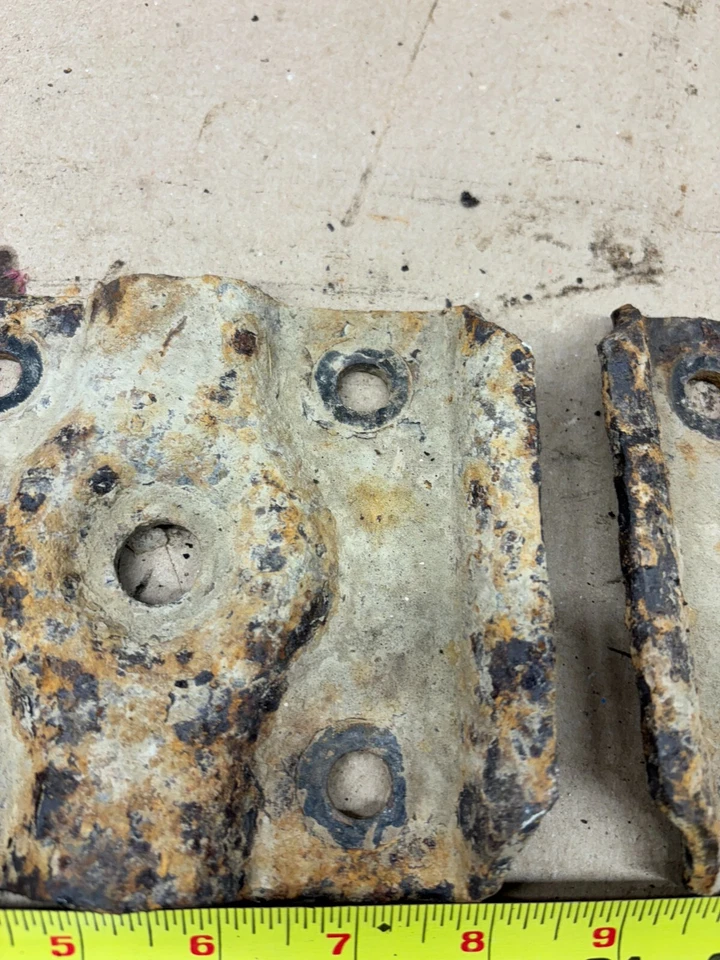 1989 1990 1994 Ford Ranger Explorer BRONCO II 8.8 REAR AXLE LEAF PLATES MOUNTS - Image 3 of 4