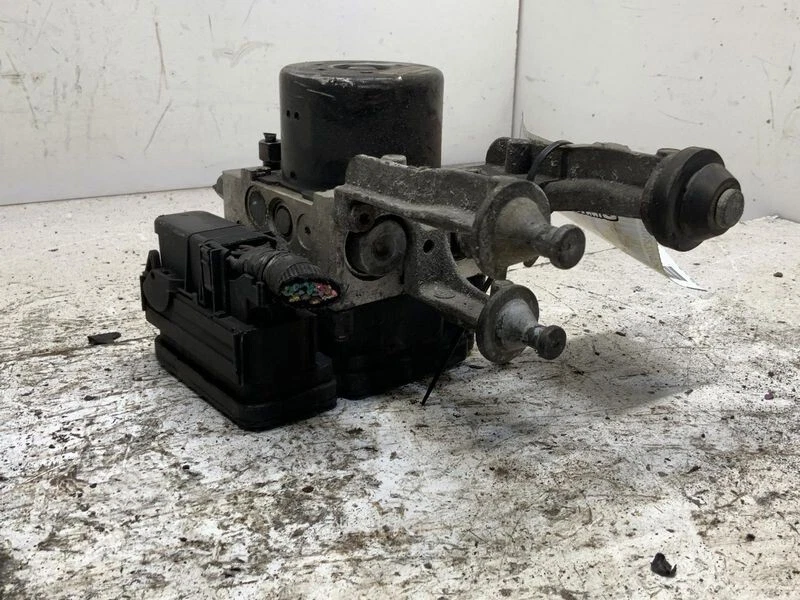 2014 Chrysler 300 3.6L Anti-Lock Brake Pump Control Module Assembly OEM Foto 4 de 4