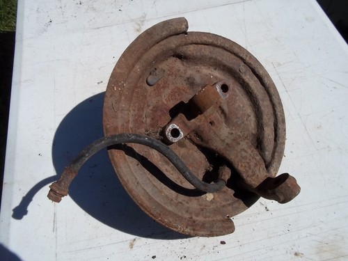 ORIGINAL GM FRONT DRUM BRAKE ASSEMBLY WITH SPINDLE AND BACKER DUST SHIELD PLATE - Picture 4 of 4