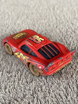 Disney Pixar Cars Dirt Track Lightning Mcqueen Mattel 1:55 Scale