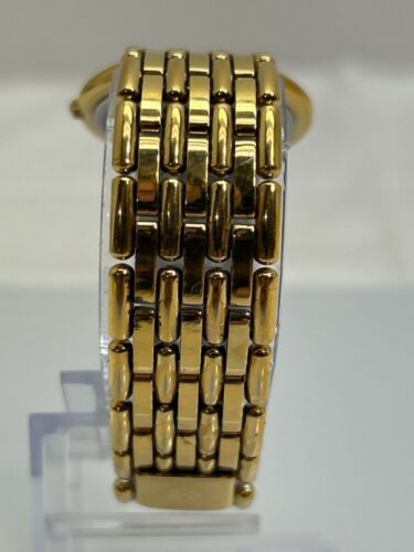Movado Museum Classic, quadrante nero su oro chicchi di riso bracciale re (NJL028105) - Foto 6 di 11