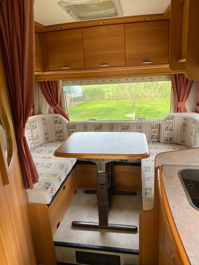 Mercedes motorhomes with towbar and cycle carrier, 4 seat belts, 6