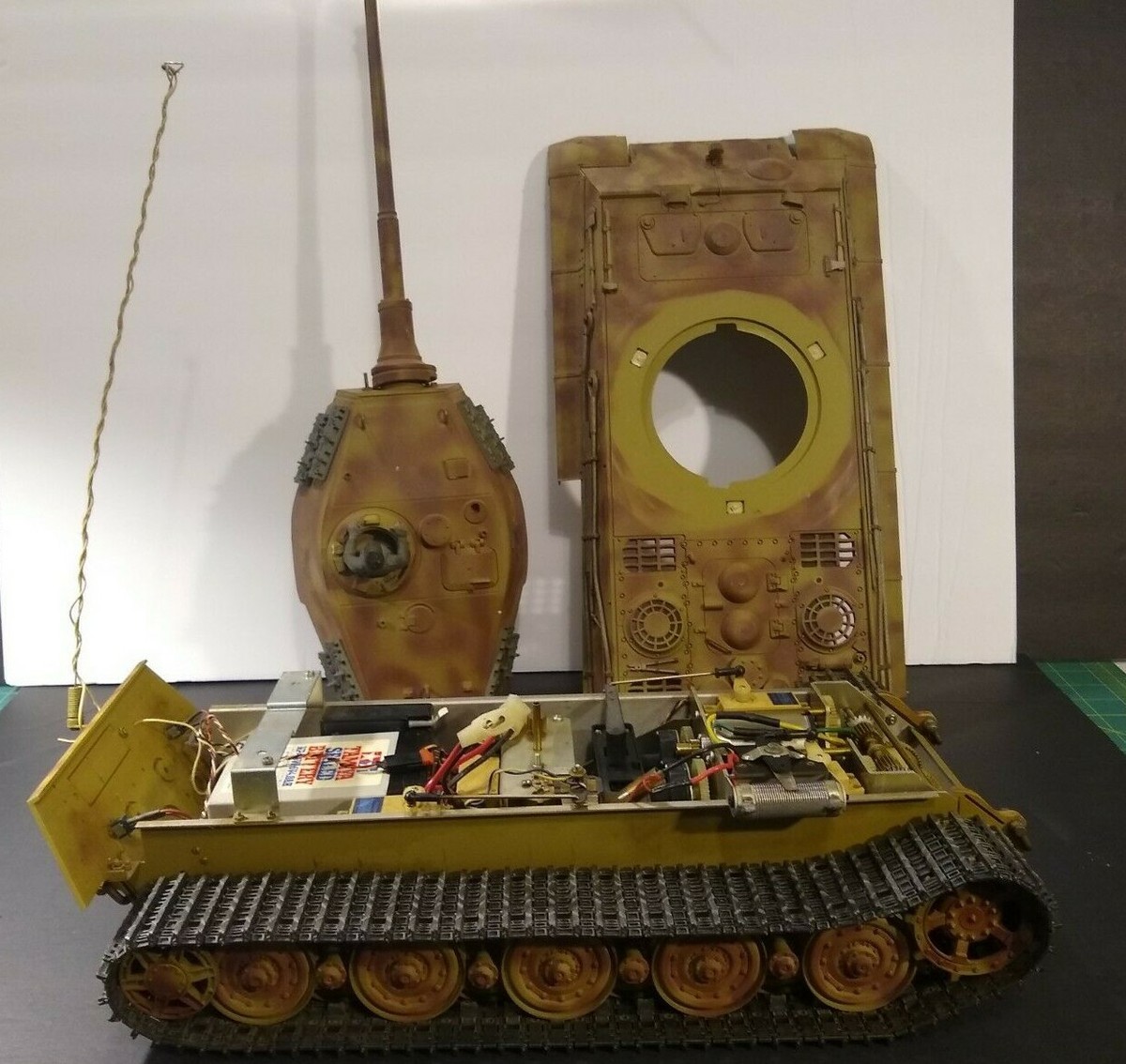 VINTAGE Tamiya German VI King Tiger 1/16 RC Tank Original 
