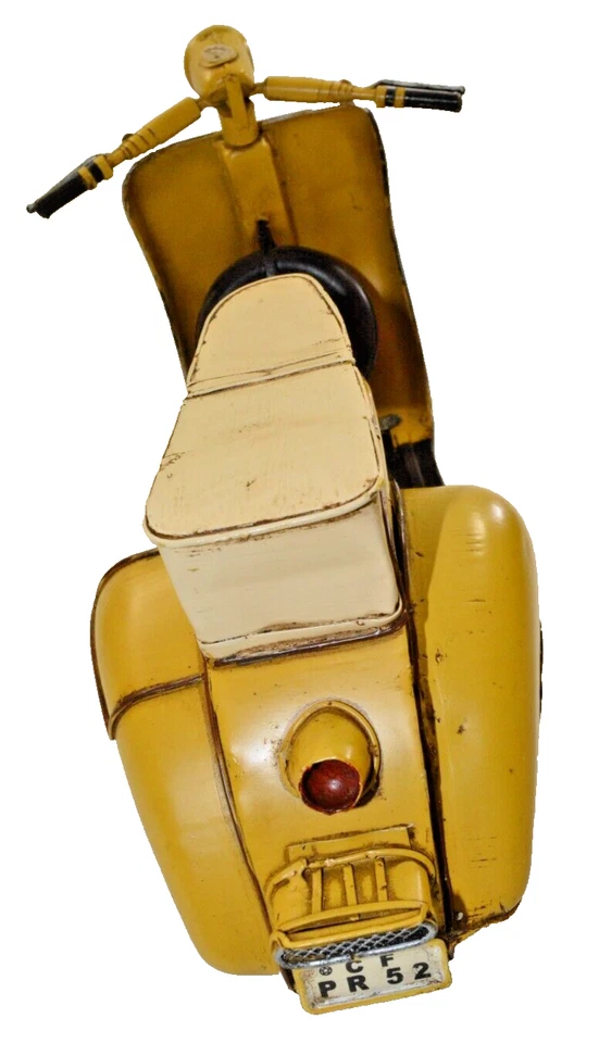 Escultura Scooter Vespa MetalArt Hecha a Mano 15.5" Foto 2 de 4