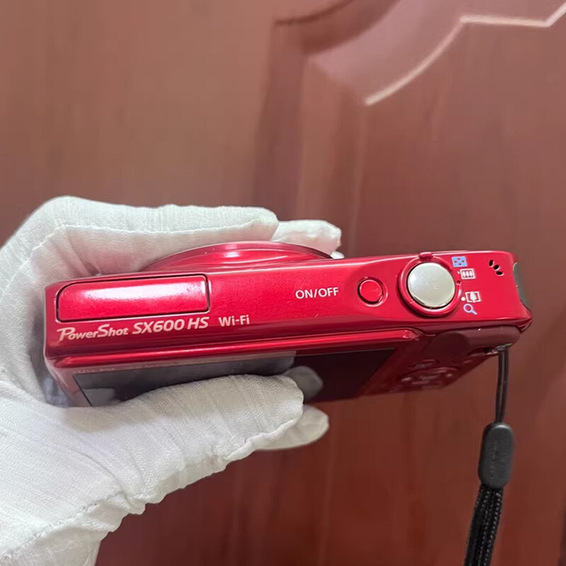 Canon Powershot SX600 HS Red 16.0MP 18x Optical Zoom Digital