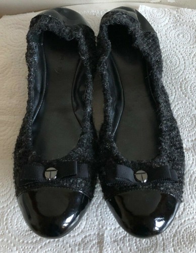 TAHARI 8M BLACK AND GRAY BALLET STYLE FLATS - Picture 5 of 7