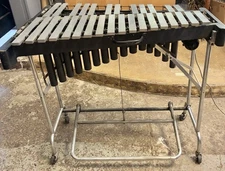 JENCO 2.5 OCTAVE VIBRAPHONE IN PLAYING CONDITION