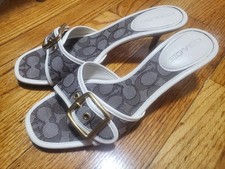Coach Margot kitten heels in Oak Chalk, size 6, sole protection included