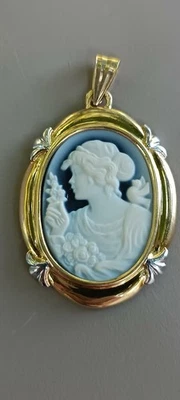 Médaillon Pendentif Camée sur agathe ancien or 18 carats - Photo 1/4