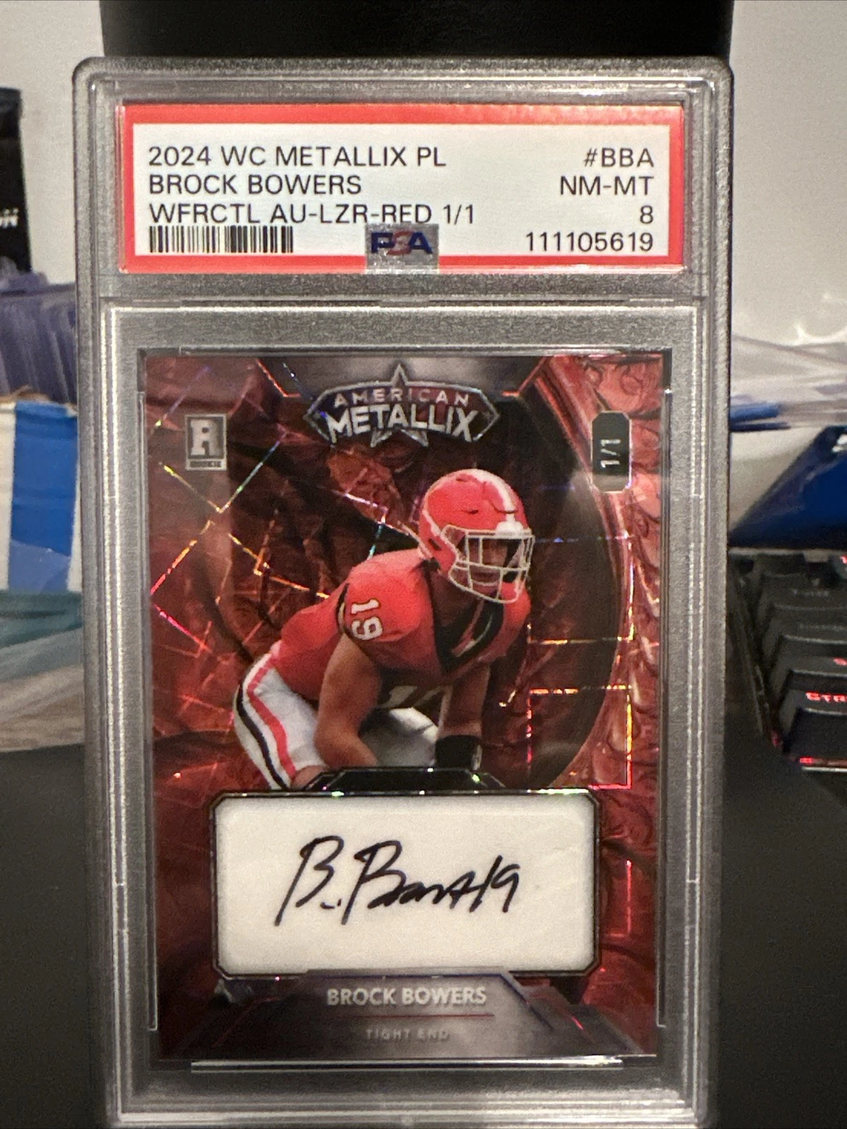 Brock Bowers Wild Card American Metallix Hobby Pro-Look Wildfractal Autographs #BBA Rainbow Foil-Red 1/1