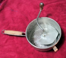 Food Mill Masher Ricer Strainer W/WOODEN HANDLE