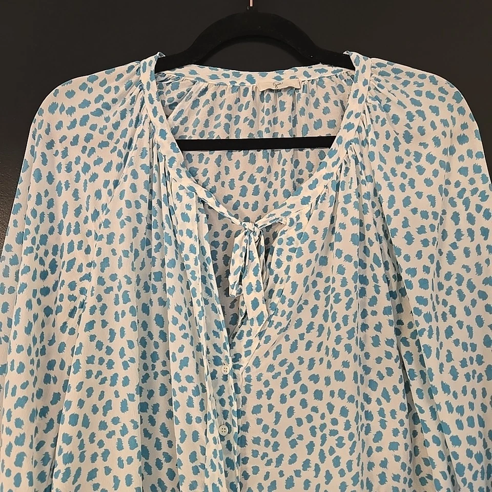 Blusa campesina de seda con estampado manchado azul y blanco Joie para mujer S/M Foto 2 de 4