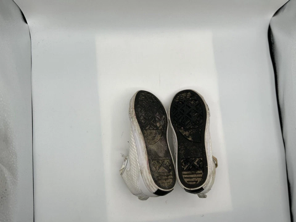 Zapatillas deportivas Converse Chuck Taylor Asylum Mid Big para niños talla 2Y blancas Foto 4 de 4