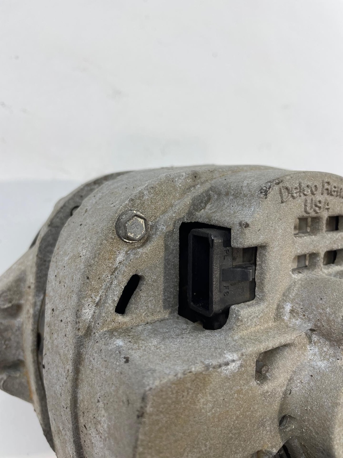1995 Rolls Royce Silver Spur 6.8L Alternator W/ Harnes Idler Pulley & Hardware