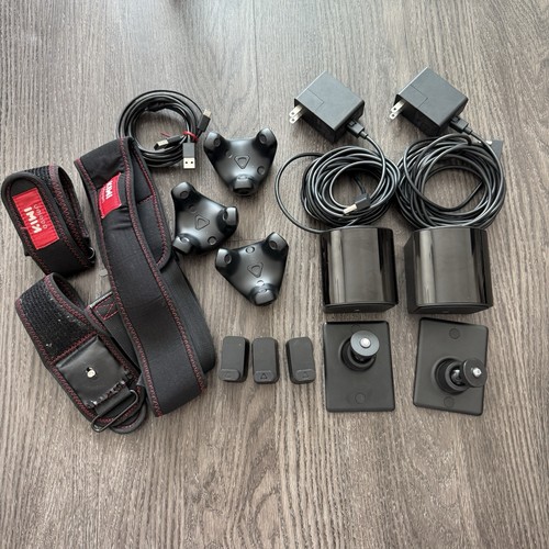 3x HTC Vive Tracker 3.0 + 2x 2.0 SteamVR Base Stations Vrchat full body tracking