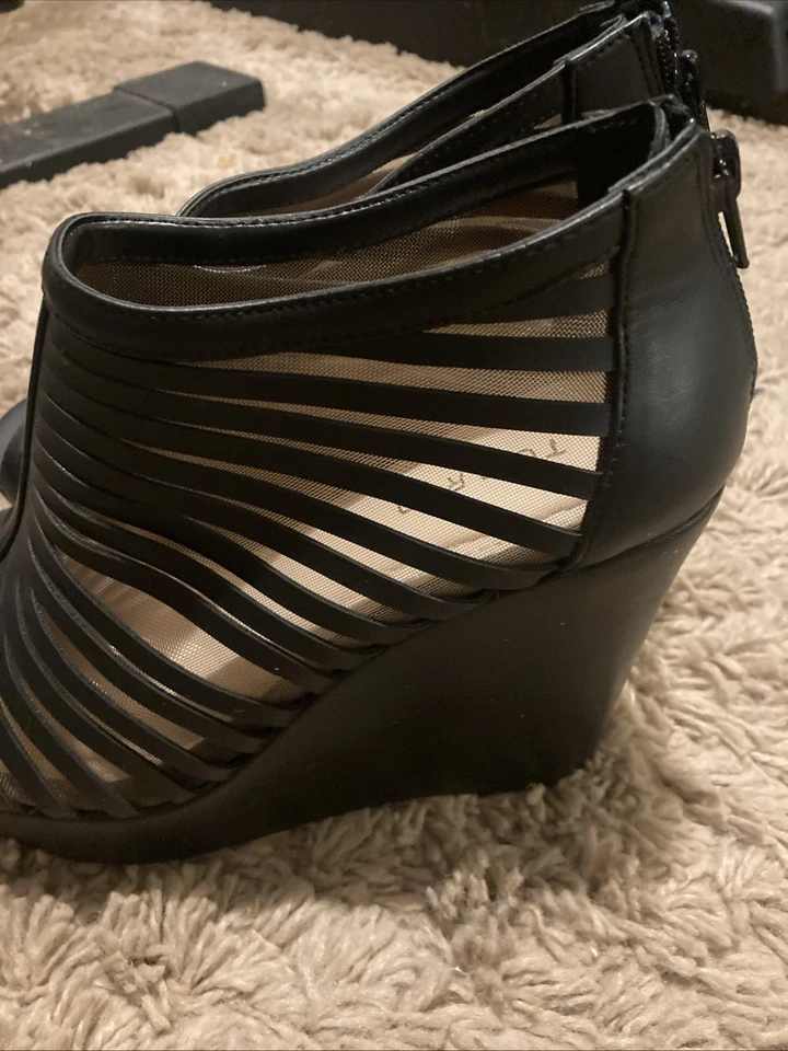 Torrid Black Strappy Wedge Bootie Women's Size 8.5 Wide Dressy 4 In Heel - Image 4 of 4