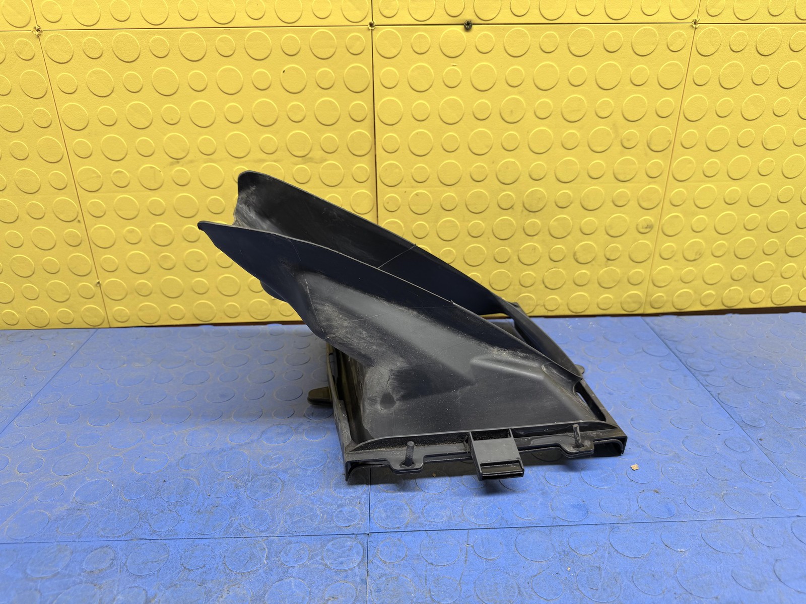 Bentley Continental GT 2003-2011 Right Air duct P/N 3W0121468