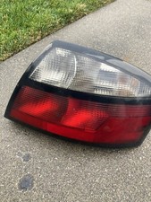 2004 Pontiac Bonneville Tail Lights R L