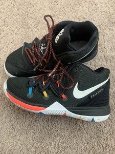 kyrie 5 friends youth