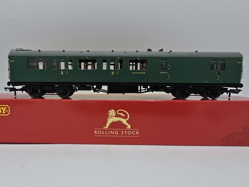 #7015 Hornby R4888C BR, Bulleid 59' Corridor Brake Third`2860S`. | Condition: Used