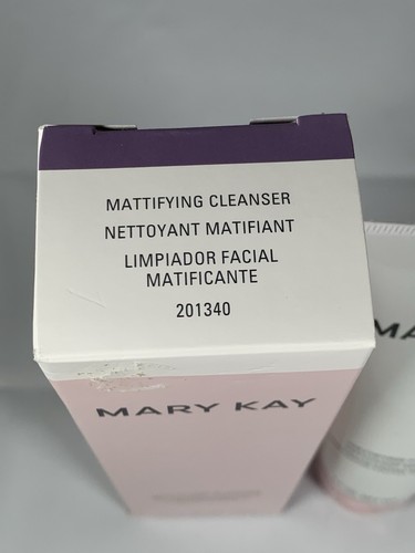 MARY KAY MATTIFYING CLEANSER~201340 - Picture 2 of 2