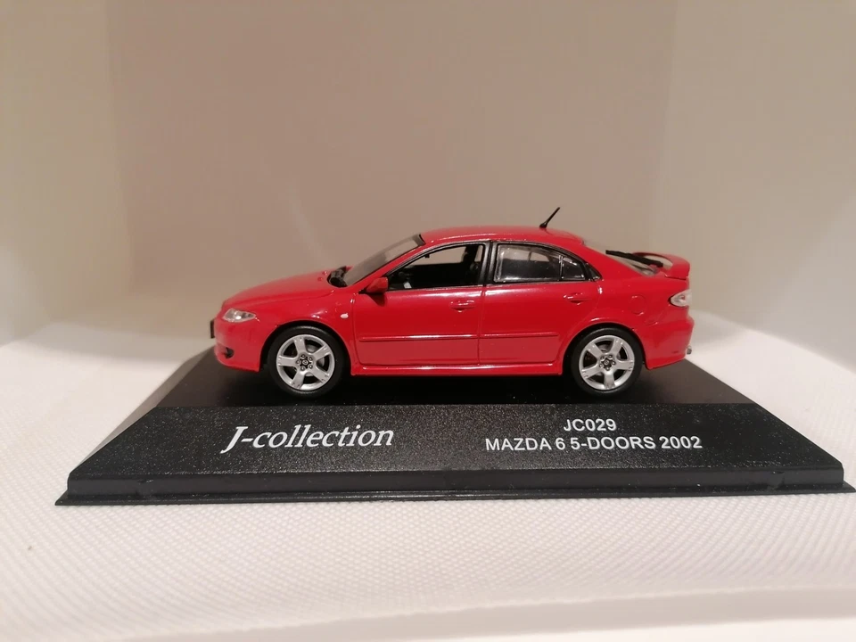 J COLLECTION MAZDA 6 5 DOORS 2002 RED 1:43 1 / 43 COD. JC029 MODEL CAR - Immagine 2 di 4