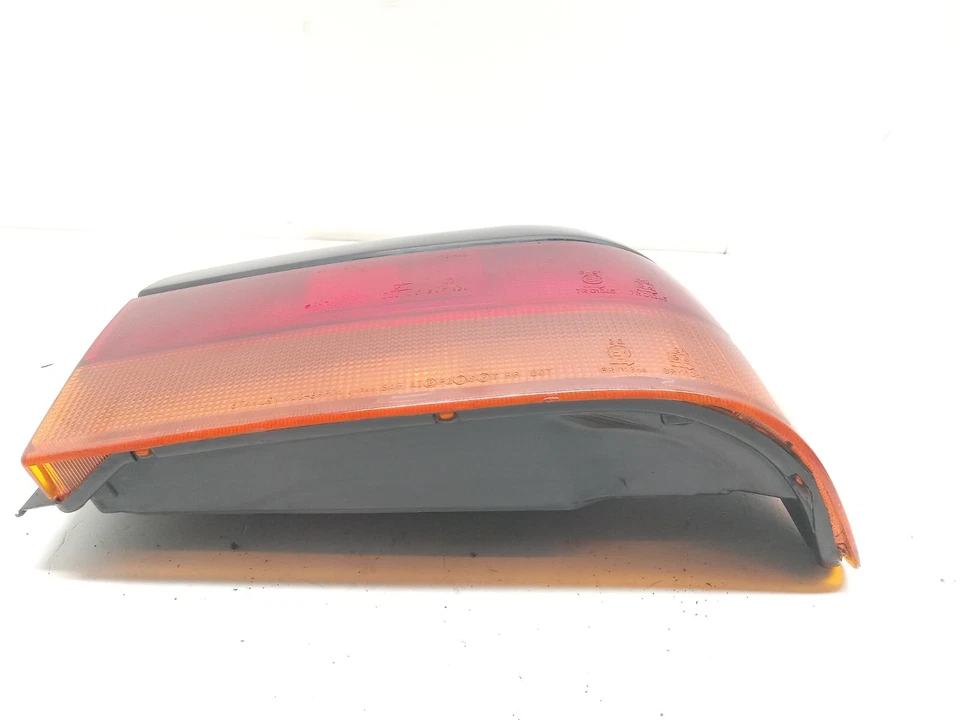 1992 年鹰夏季后座右乘客侧尾灯原始设备制造商,166-58890R — 第 3/4 张图片