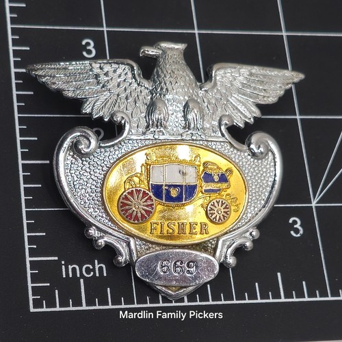 Vintage GM Fisher Körper Mitarbeiter Abzeichen #669 Trainer Wappen Adler Emblem fehlende Mutter - Bild 10 von 10