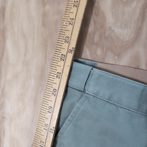 L.L. Bean Cargo Shorts Women's 20 Pale Green 39x9 Pockets Adjustable Waist - Picture 6 of 10