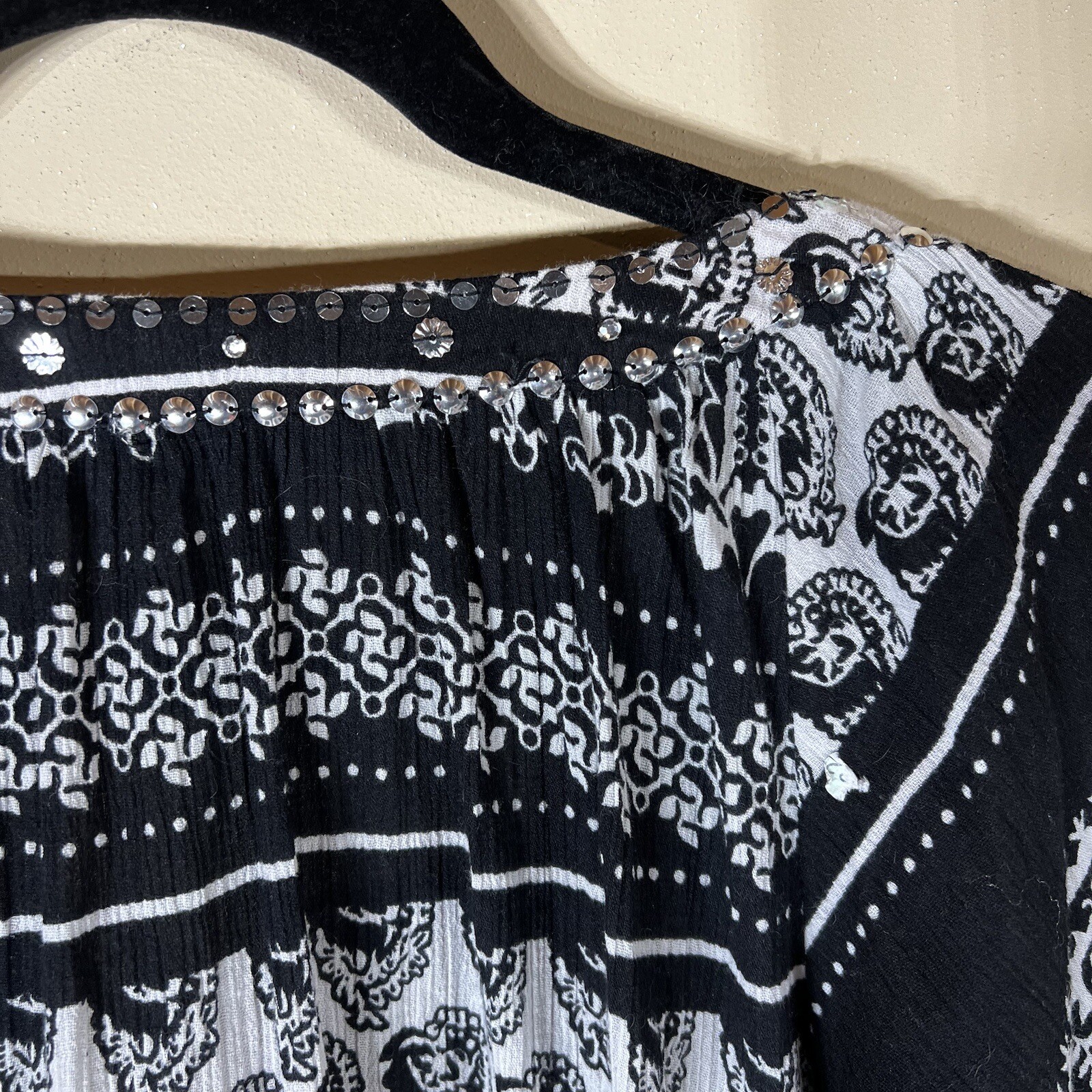 Notations Pullover Top Flutter Sleeve Black Blue … - image 5