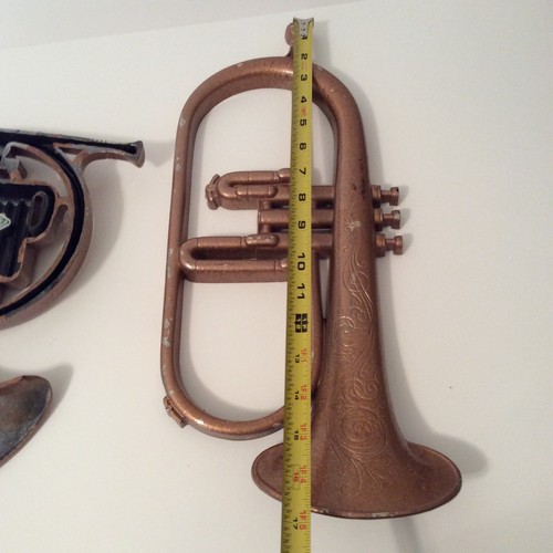 Cornet and French Horn cast resin wall hanging - Picture 3 of 14