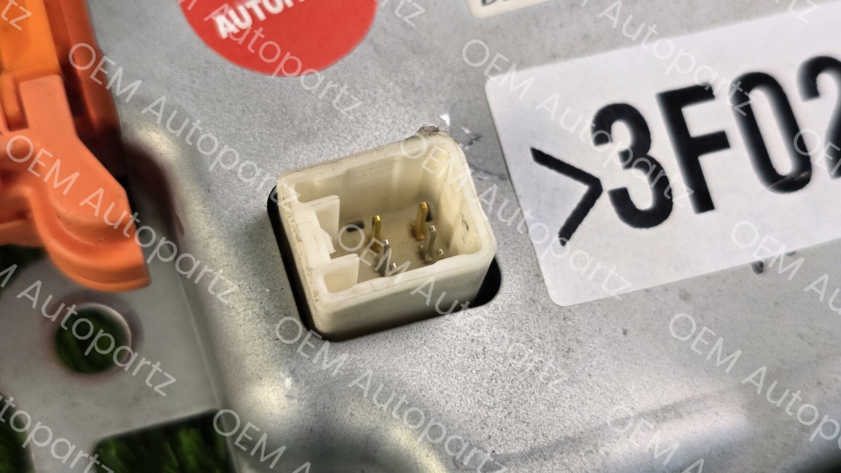 カムリ　ボルテージセンサー　89892-33020 89892-33020 Genuine Toyota Sensor, Battery Voltage