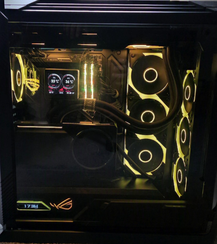 ASUS ROG Astral LC GeForce RTX 5090 32GB GDDR7 PCIe 5.0 OC Edition Graphics Card