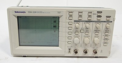 Tektronix TDS 220 2Ch Digital Real Time Oscilloscope 100MHz 1GS/s