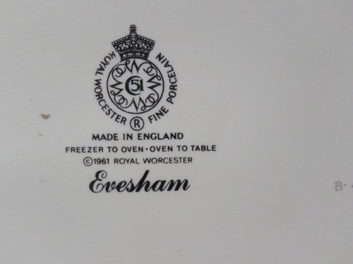 Large Royal Worcester Evesham Oven to Table Oval Covered Casserole/Dutch Oven - Picture 10 of 12