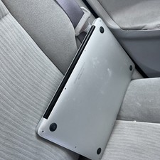 Apple MacBook Air 7,2 - 2017 13" A1466 - Core i5-5350U 1.80GHz 8GB RAM 256GB SSD