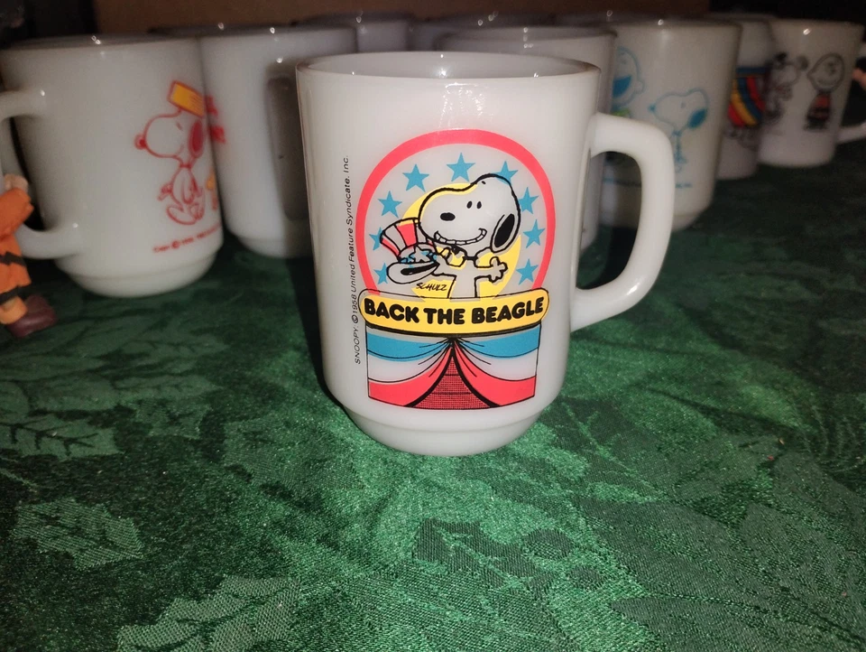 Anchor Hocking Vintage Fire King Snoopy Presidencial Collector Series COMPLETO Foto 2 de 4