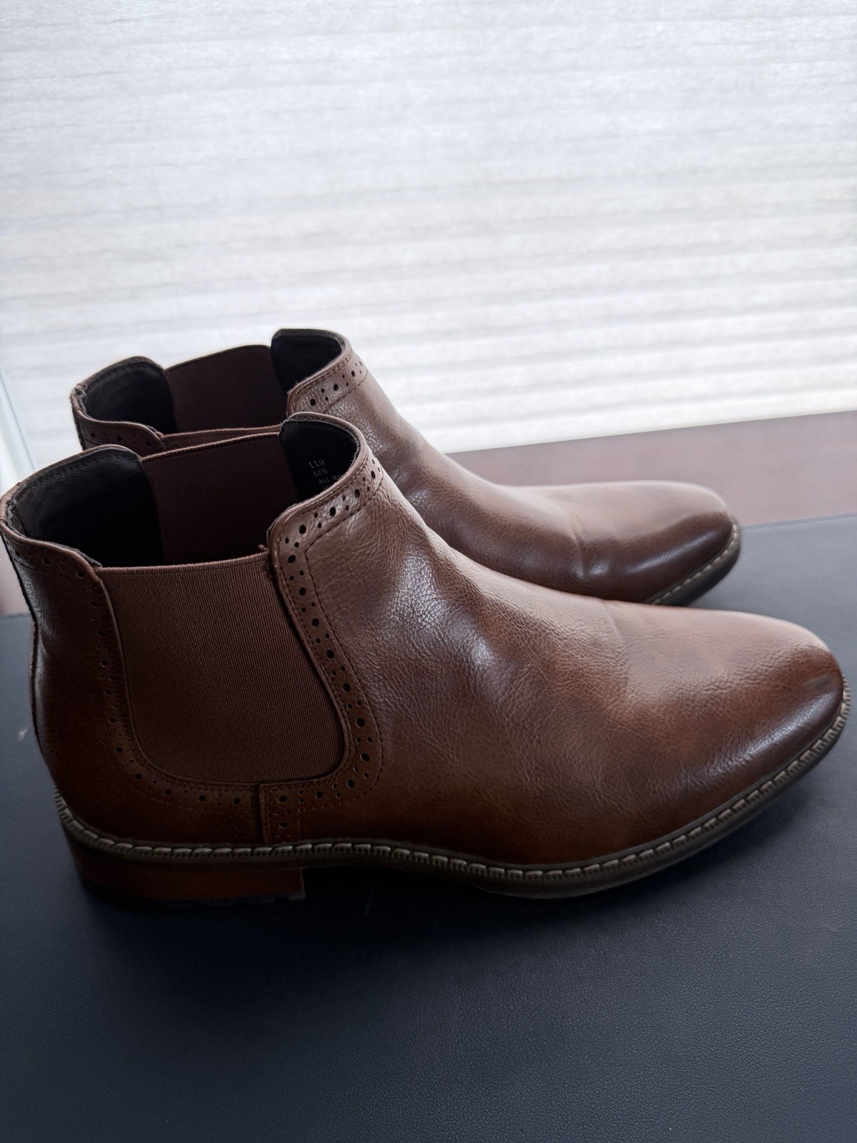 Van Heusen Brown Leather Chelsea Boots Men US Size 11 Pull On Round Toe Brogue