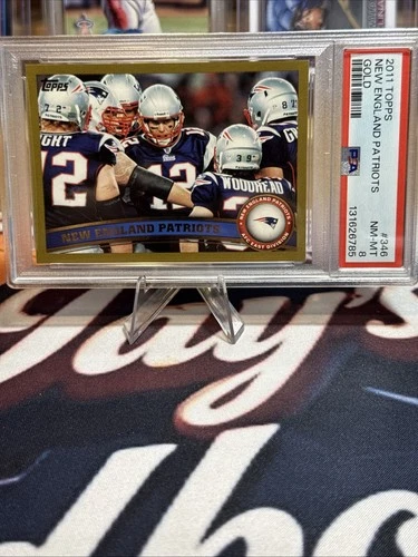 2011 Topps - Tom Brady New England Patriots #346 Gold /2011 PSA 8