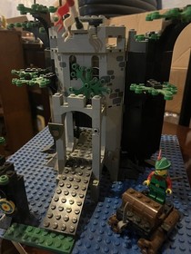 LEGO CASTLE 6077 Forestmen's River Fortress COMPLETE w/ Box and Instructions