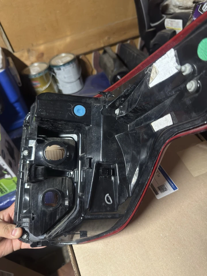 Luz trasera izquierda halógena Ford Explorer 2020-2024 con anillo LED Plug And Play Foto 3 de 4