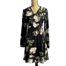 Simply Vera Vera Wang Black Floral V-Neck Fit & Flare Dress Feminine Size 6